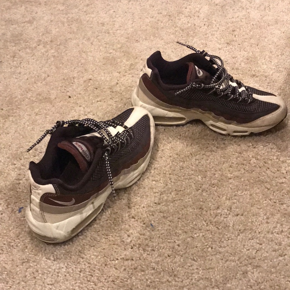 Air max 95s size 8